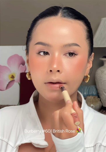 💐 #burberry #makeup