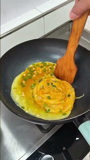 The Secret to Fluffy & Creamy Scrambled Eggs - Divine Cooking Method