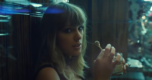 Video Shows Taylor Swift Leaving LA Eatery Through Its Kitchen
