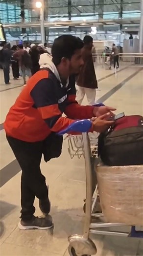 #indgo flight ticket cancel avadam valla passengers kastalu