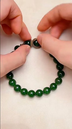 How to tie a beaded bracelet knot that actually holds #bracelet #diy #tutorial