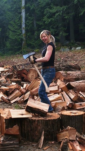 AXtion! 🪵🪓 | Nicole Coenen