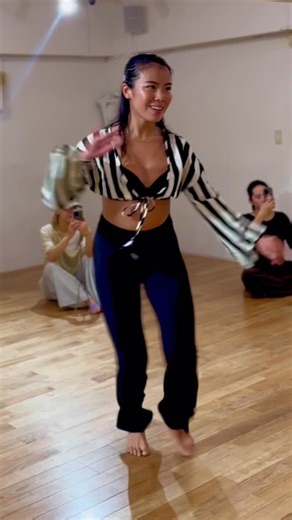 Misaki | Salsa dancer💃🇯🇵 | Si tú me besas🤍🖤 #salsa#salsashine#japan | Instagram