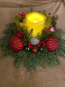 Christmas Candle Centerpiece: Evergreen, Red Ornament Table Decor - Etsy