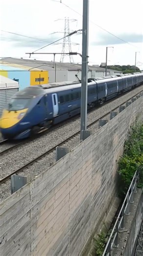 Southeastern Class 395 Passing Rainham (London) on HS1