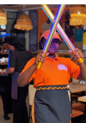 Si votre programme de cette semaine ne prévoit pas une sortie entre copines autour de notre nouveau plateau, il est peut-être temps de revoir vos priorités… 😉 Ambiance élégante, gastronomie raffinée et cocktails d’exception : ici, chaque détail est pensé pour vous faire passer un vrai moment de plaisir. Prêtes pour une expérience chill, gourmande et mémorable ? On vous attend. 📍 Avedji, juste à côté de l’ANASAP 📞 Réservation fortement recommandée : ( 228) 71 92 33 33 #videoviral #gastronomie 