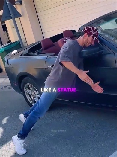 This Man Can Become a Human Mannequin😱