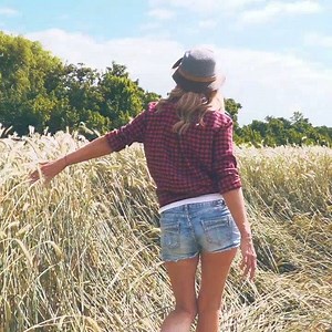 "I like how these shorts make my butt look, and I like how they make everyone else look, too." For safety information, visit www.Cellfina.com/IFU | Cellfina