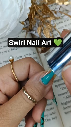 Green Swirl Nail Art 💚 Easy & Trendy Design #Shorts #ytshorts #nailart #nailarttutorial