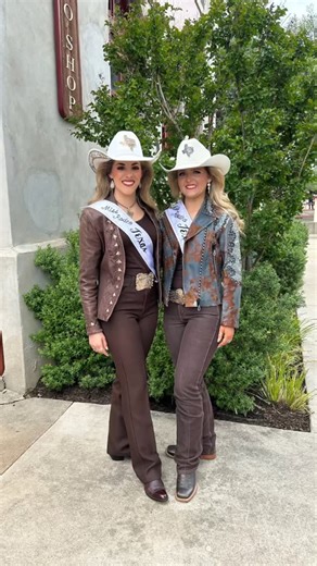 This weekend Katelyn and I attended the 2025 Texas Rodeo Cowboy Hall of Fame induction ceremonies! It feels like a family reunion every year and this year was no exception! I attended my first induction ceremony in 2015 and have been for 6 years since! I have been under many different crowns, have family that has been inducted into the hall, and in 2019 I was fortunate enough to be selected as a scholarship recipient. The Texas Rodeo Cowboy Hall of Fame has been a blessing in my life in more way