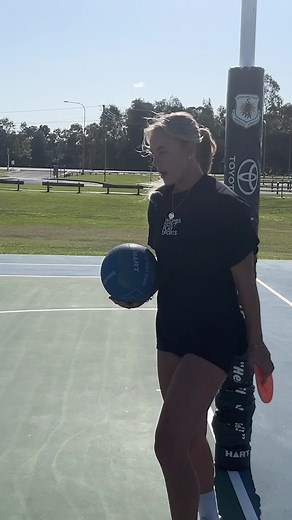 Baylee Boyd shares a few tips for Attackers to make space 🏐✍️ 🔗 Find a Coach or Signup to Coach through the links in our bio.