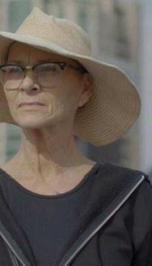 Bentonville Film Festival on Instagram: "DOCUMENTARY SPOTLIGHT: Stop the Insanity: Finding Susan Powter Join us Wednesday, June 18th at The Momentary for a special screening of @susanpowter’s documentary. In the 90s, pop culture icon Susan Powter burst onto the scene with her signature bleach-blonde buzz cut and bold message of health and wellness. After conquering infomercials, becoming a New York Times bestselling author, hosting her own talk show, and seeing her face on thousands of products,