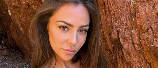 "Je ne me mets pas avec un gars qui touche 2000 euros" : Léna Guillou, ex-compagne d'Adil Rami, suscite la polémique et s'attire les foudres des internautes - Télé 2 Semaines