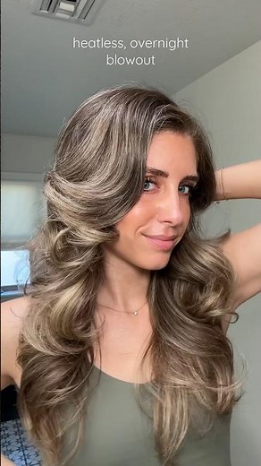 The Best Heatless, Overnight Blowout Method by Yesenia! #heatlesscurls #heatlesshairstyles