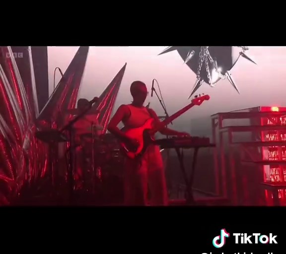 JADE Debuts New Single 'Plastic Box' at Big Weekend