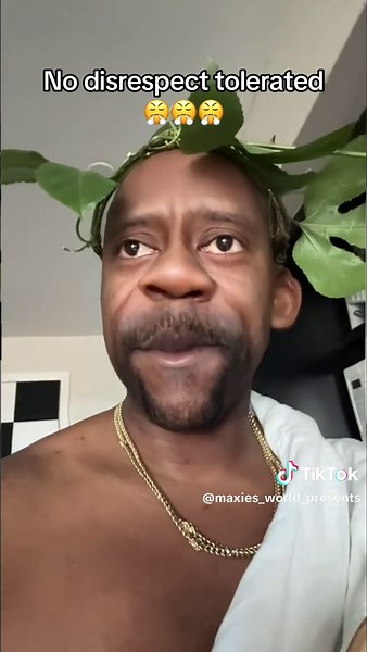 Maxie (@maxies_world_presents)’s videos with original sound - Maxie