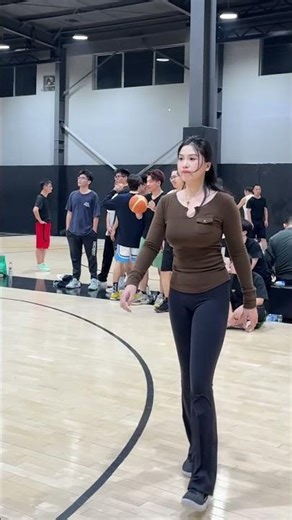 "It's Getting Pretty Hot Today."#basketball #dance #beautiful