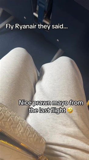 Easy jets a premium line on @ryanair #ryanair #easyjet #ryanairflight #flight @Ryanair España 🇪🇸 @Ryanair