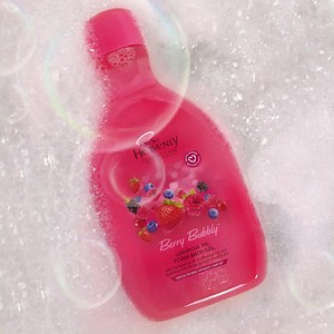 Spend your me-time in a bubble bath infused with the essence of crushed berries with our Luxurious XXL Foam Bath Gel. Toast to the good life and spoil yourself with this pampering bubbly treat. Available at your nearest Clicks store nationwide. | Oh So Heavenly
