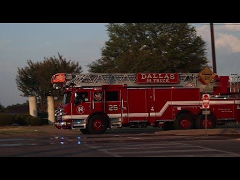 [Dallas Fire Rescue] (Wail + Air Horn) Truck 25 & Rescue 25 responding to a Structure Fire Working.