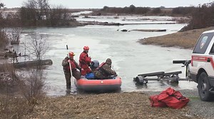 Stranded duck hunters near Stanwood, Stillaguamish River get rescued from rising water