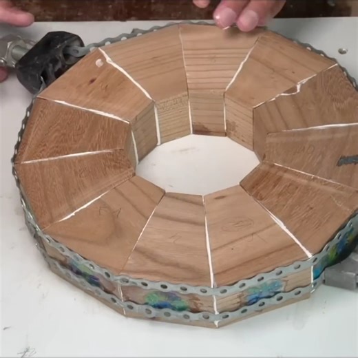 8.7K views · 266 reactions | Woodturning - between TRADITION and MODERNISM 類 | Minsi 2.0 | Facebook