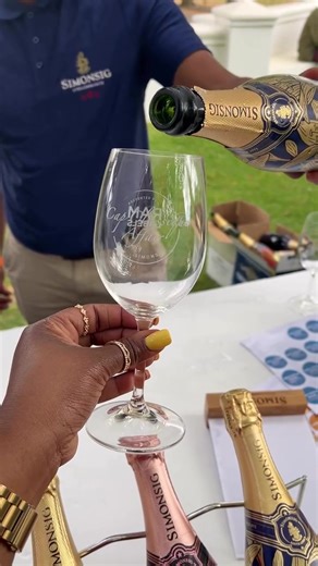DAY 4/30: WHAT IS MCC? If you’ve ever seen “MCC” on a bottle and pretended you knew what it meant… don’t worry, I’ve got your back 😉 MCC = Méthode Cap Classique. What I love most? MCC is made using the exact same traditional method as Champagne, but proudly South African. It’s our version of Champagne-style bubbles because it’s made using the traditional method (the fancy, proper way). Did you know that the first ever MCC was produced by Simonsig in 1971🍾🥂 Friends, please don’t call MCC Champ