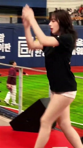 [Fancam] 這才是真正的活力女神！全場視線都在她身上 ⚾️💖 | 韓華鷹啦啦隊 河智苑