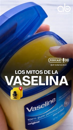 Dr. Armando Bolaños León on Instagram: "La vaselina NO es tóxica. Es petrolato altamente purificado, refinado para uso médico y dermatológico. No penetra en la piel, no entra al torrente sanguíneo y no altera hormonas ni “intoxica” el organismo. 🔹 ¿Por qué es segura? Porque actúa de forma inertemente superficial: crea una barrera que reduce la pérdida de agua transepidérmica sin interferir con la fisiología cutánea. 🔹 ¿Para qué sirve? ✔️ Reparar la barrera de la piel ✔️ Proteger zonas irritada
