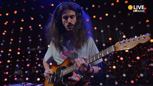 Swiss sibling duo L'Eclair offer sun-soaked funk on their latest release 'CLOUD DRIFTER'. Their nostalgic yet fresh sound takes to the KEXP Studios with a charged performance of "VERTIGO" and more from across their discography. Watch: https://youtu.be/_jz060HkfwE | KEXP