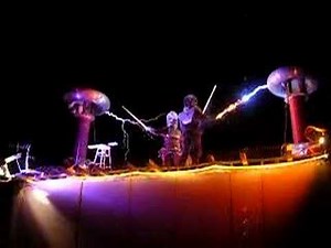 Dr. Megavolt and Mrs. Megavolt Get Busy - Burning Man 2006