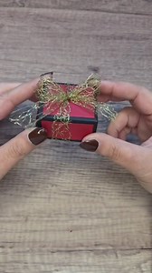 This is one of my favourite projects to make. It's the ideal little treat and gift for someone! Cardstock – 7 x 4″ (17.5 x 10cm) Score on the LONG side at 1,3, 4, 6″ (2.5, 7.5, 10, 15cm) Score on the SHORT side at 1, 3″ (2.5, 7.5cm) Panels – 1 of 1.75 x 1.75″ (4.5 x 4.5cm) AND 4 of 1.75 x 0.75″ (4.5 x 2cm) #GiftBoxTutorial #PapercraftIdeas #CraftyGiftBox #DIYPapercraft #PrettyPackaging | Pootles Papercraft