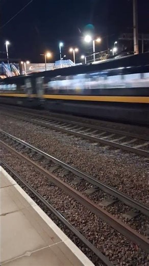 Class 180 GLIDES past Alexandra Palace