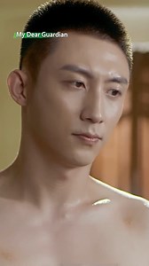 Sneaking into his house for a shower peek?! 😳👀 孤身闯进他家，她是想偷看他洗澡吗！😳👀 #iqiyioriginal #iqiyi #mydearguardian #cdrama #johnnyhuang #huangjingyu #sweetli #liqin #爱奇艺 #爱上特种兵 #陆剧 #黄景瑜 #李沁 | iQIYI Malaysia