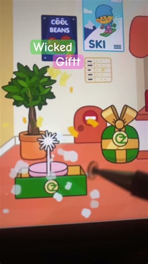unboxing this #wicked free gift in toca boca! 🩷✨💚🪄