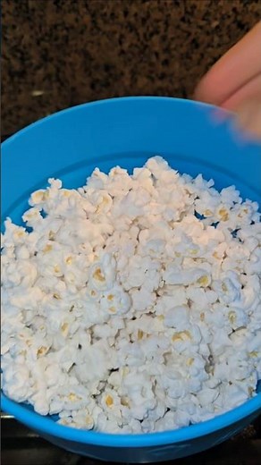 Ultra Tender No-Oil Popcorn. How to make popcorn without oil in microwave. シリコン ポップコーンメーカー 電子レンジ使い方