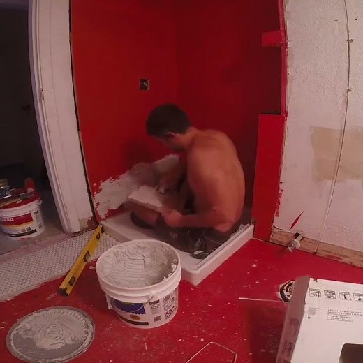 This is how you tile a shower wall