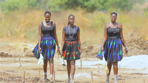 Diaarke Padool video shooting in Juba for Riong Aluong Atem Kuir (also known as Mane Anyier Bol Deng), in support of the Kongor Youth Agenda for Development. 🎬 Video coming soon 🔜 📸 Atem Stubborn / 211923560542 | Liberty Media