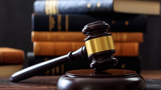 Kentucky lawyer charged with stealing from victim’s children