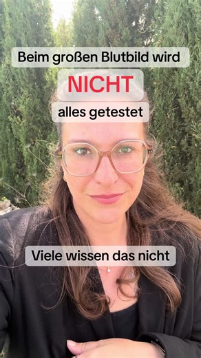 Blutbild ist nicht gleich Blutbild. Beim großen Blutbild werden vor allem die Blutzellen genauer untersucht – nicht automatisch Vitamine, Hormone oder Eisenwerte. Viele wichtige Werte müssen extra bestimmt werden. Wusstet ihr das? 💜 #blutwerte #healthtok #gesundheitverstehen #prävention #mythos