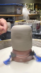 Easy trimming chuck!!!!! The indents on my dimple cups make centring on my mini @giffingrip impossible. Yes…I could just centre them directly on my wheel head…however…there’s more than one way to do lots of things. And this technique? Works for me. 🤓 I have an assortment of clay pots in various sizes and diameters. They’re also great for using as Rounders. I give my cup and mug rims a quick twist with one after I’m done trimming. I’m also a huge fan of @mudtools trimming tool. It’s very durable