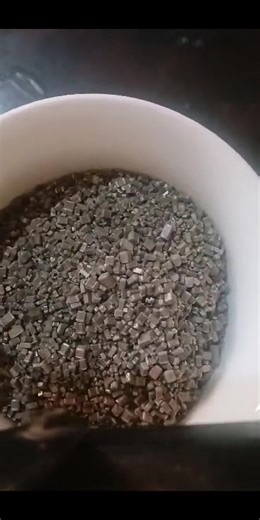 Extracting silver and palladium from MLCCs is possible but requires significant skill and caution, as the process involves handling precious metals and chemicals. Here’s a simple and realistic explanation: Understanding MLCC Content • MLCCs contain stacked ceramic and metal layers. Precious metals are usually in the internal electrodes, including: • Silver (Ag) • Palladium (Pd) The percentage per capacitor is low, so a large number of capacitors is needed to get a noticeable amount of metal. Met