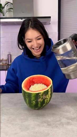 Ramen Cooking in Watermelon 🍉 TECHNOLOGIA 👍