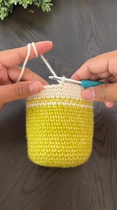 Center single crochet stitch - Waistcoat stitch #crochettutorial #crochetstitches | KnitcroAddict