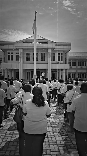 Begini Respon Bupati Maybrat Temui Massa Pendukungnya Usai Palang Kantor Dibuka