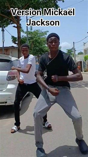 @Tayc version Mickaël Jackson 🔥🕺 #viralvideo #girfriend