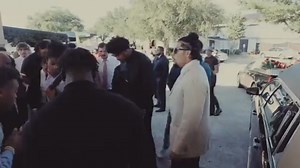 University of Utah football players gathered for a display of unity outside Aaron Lowe's funeral this afternoon (📹: Utah Football ) READ MORE: https://www.abc4.com/news/utah-football-teammates-chant-one-last-time-for-aaron-lowe-at-funeral-in-texas/ | ABC4 Utah