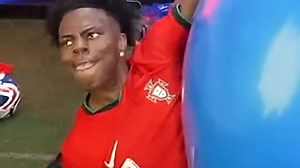 甲亢哥Speed挑战钻进超大气球