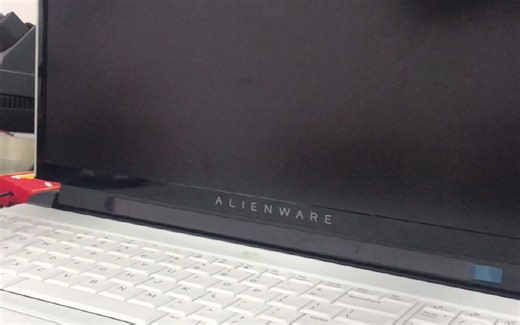 你们有见过需要用两个电源适配器才能带的动的游戏本吗？带你看看外星人M15，