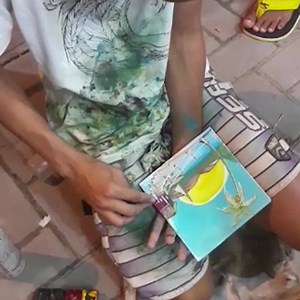 He makes it look easy but the end result is amazing!! 👨‍🎨 | Spotlight